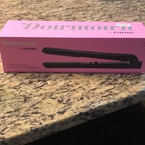 NWT Ceramic Hair Straightener